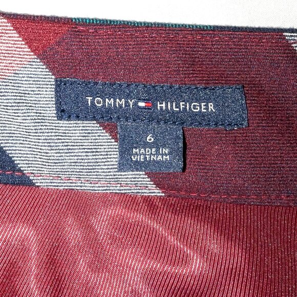 Tommy Hilfiger | Tartan Plaid Academia Mini Skirt with Golden Anchor Buttons | 6 - Picture 4 of 13